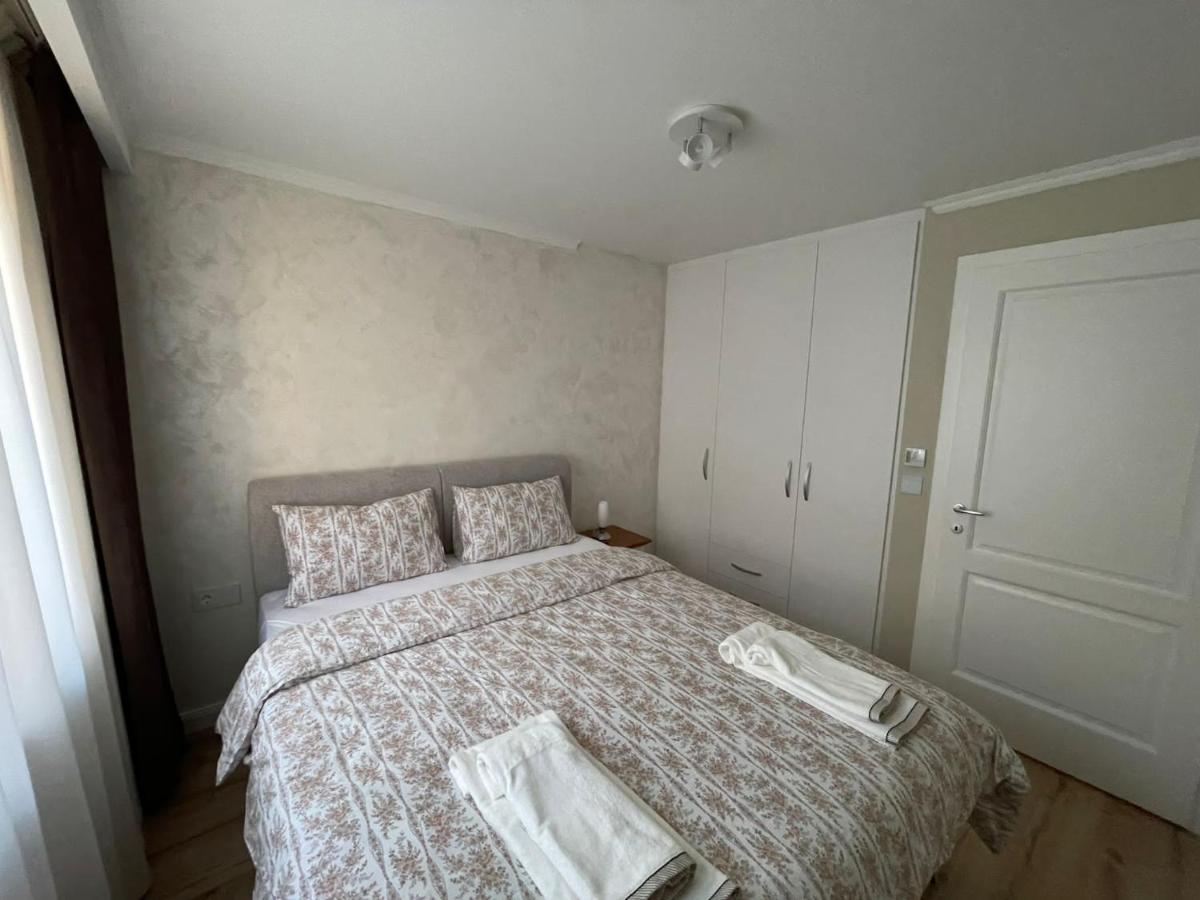 Apartament 1 Lalelelor Nasaud Eksteriør bilde
